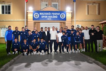 Kaymakamımız  Ömer Tuğrul KUNDAKÇI , İlçemizi Nesine 3. Lig'te temsil eden Eti Gübre Mazıdağı Fosfat Spor Kulübü'nü ziyaret etti.
